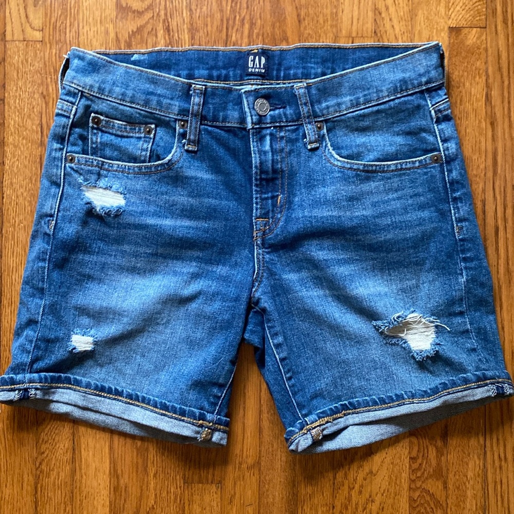Distressed Gap shorts